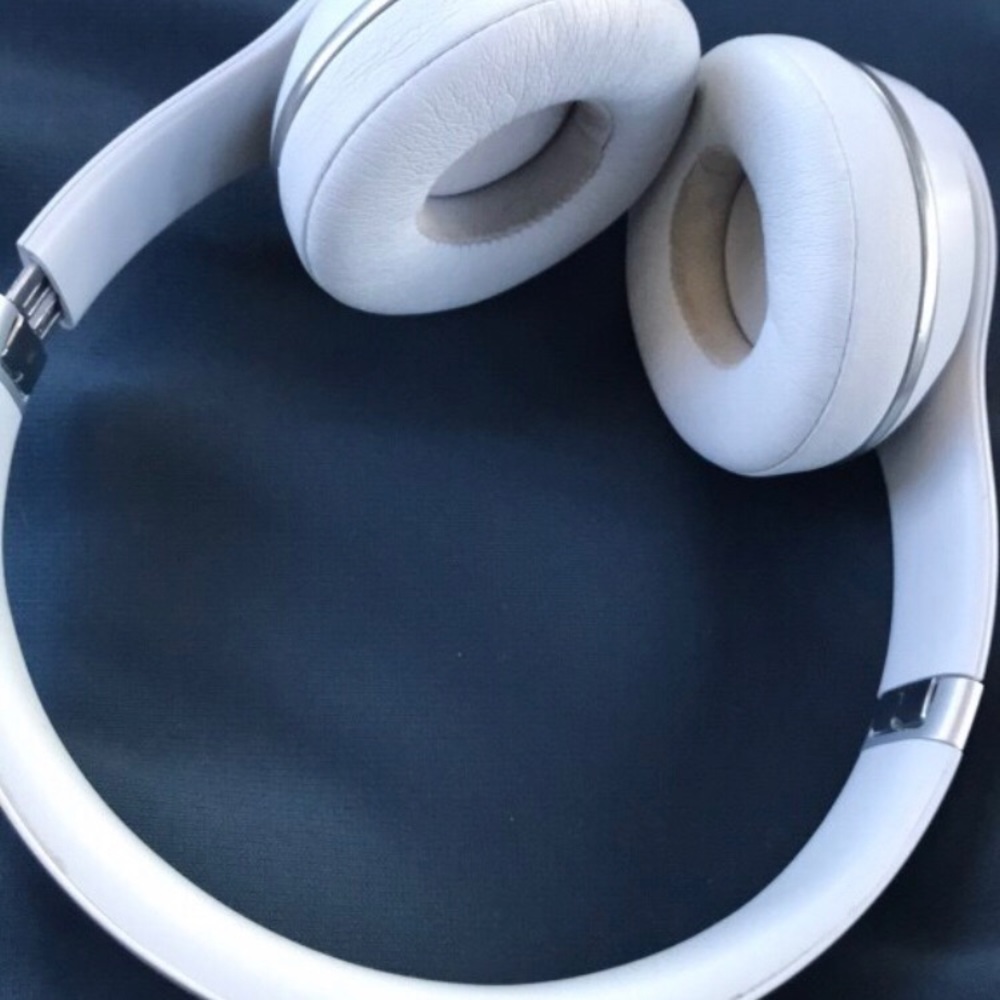 Beats by Dre solo threes